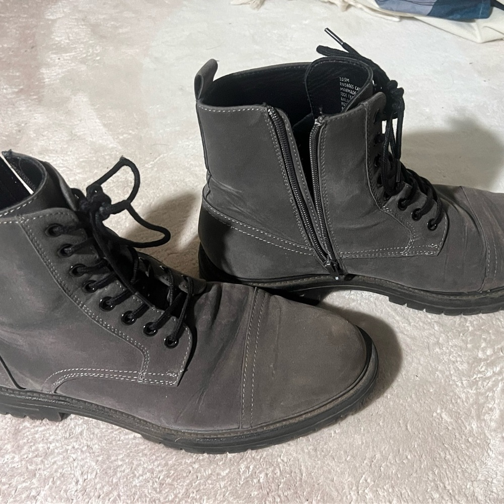 Men's Gray Lace-Up Boots